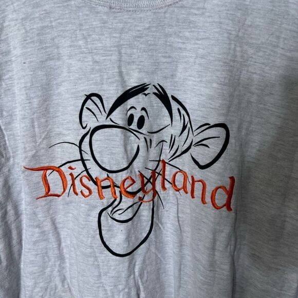 Y2K Disneyland Tigger Embroidered T Shirt XL - Picture 2 of 3